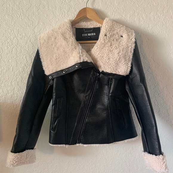 MOVING TO DEPOP // fur lined faux leather jacket - Picture 1 of 3
